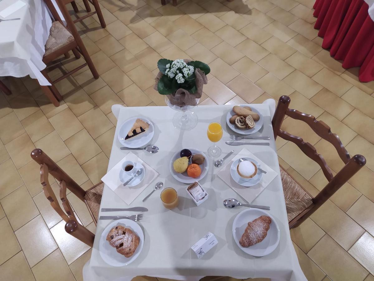 Hotel Baiardo Romagnano Sesia エクステリア 写真