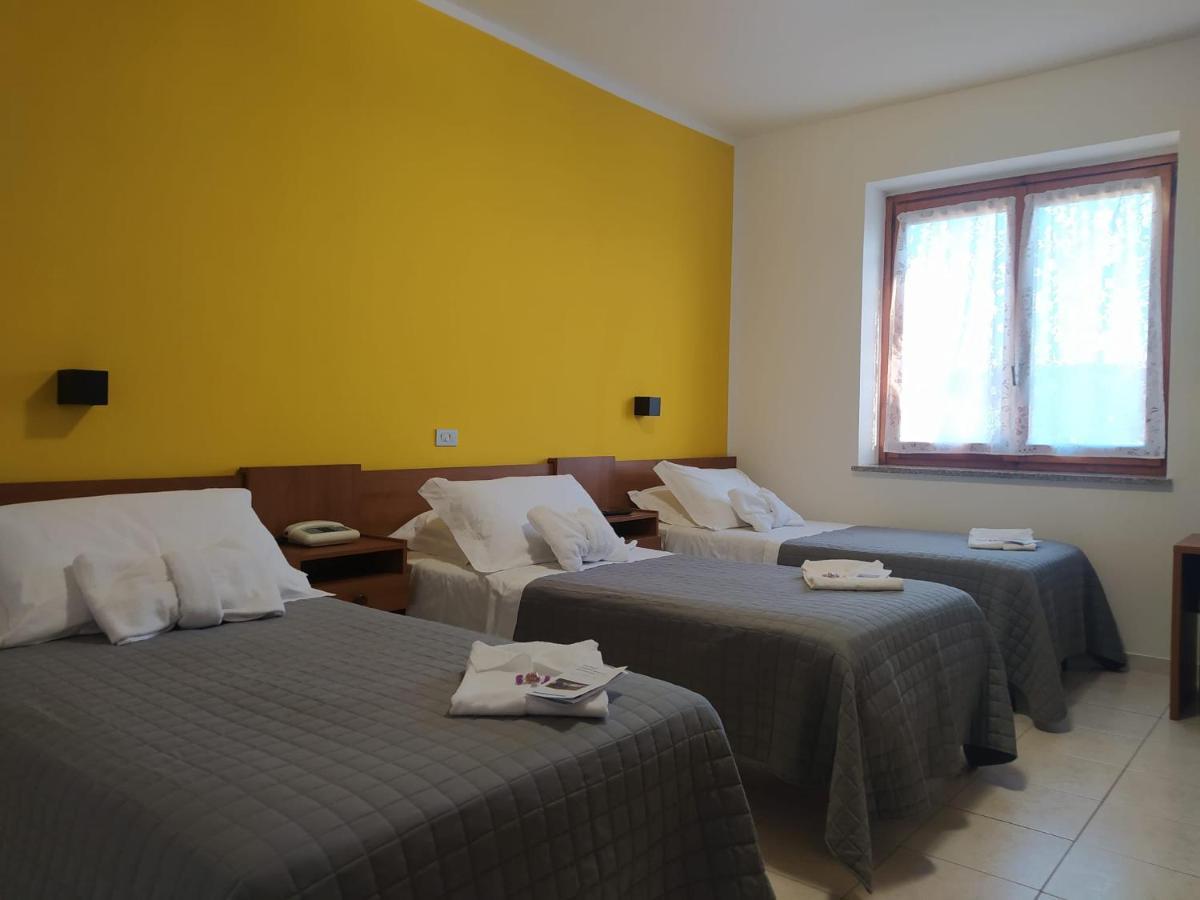 Hotel Baiardo Romagnano Sesia エクステリア 写真