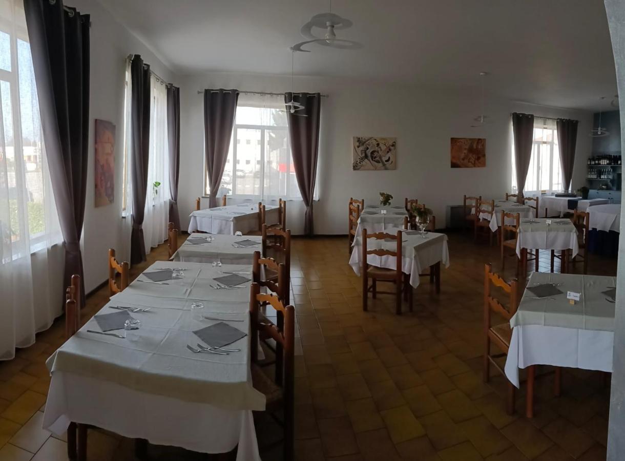 Hotel Baiardo Romagnano Sesia エクステリア 写真