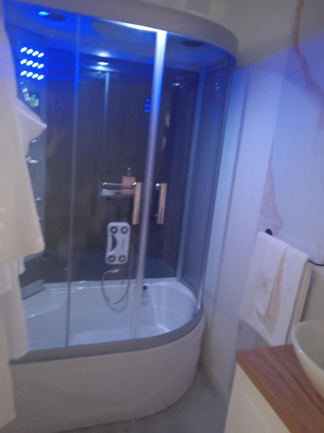Hotel Baiardo Romagnano Sesia エクステリア 写真
