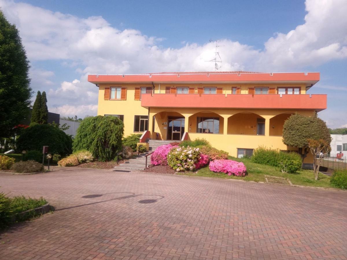 Hotel Baiardo Romagnano Sesia エクステリア 写真